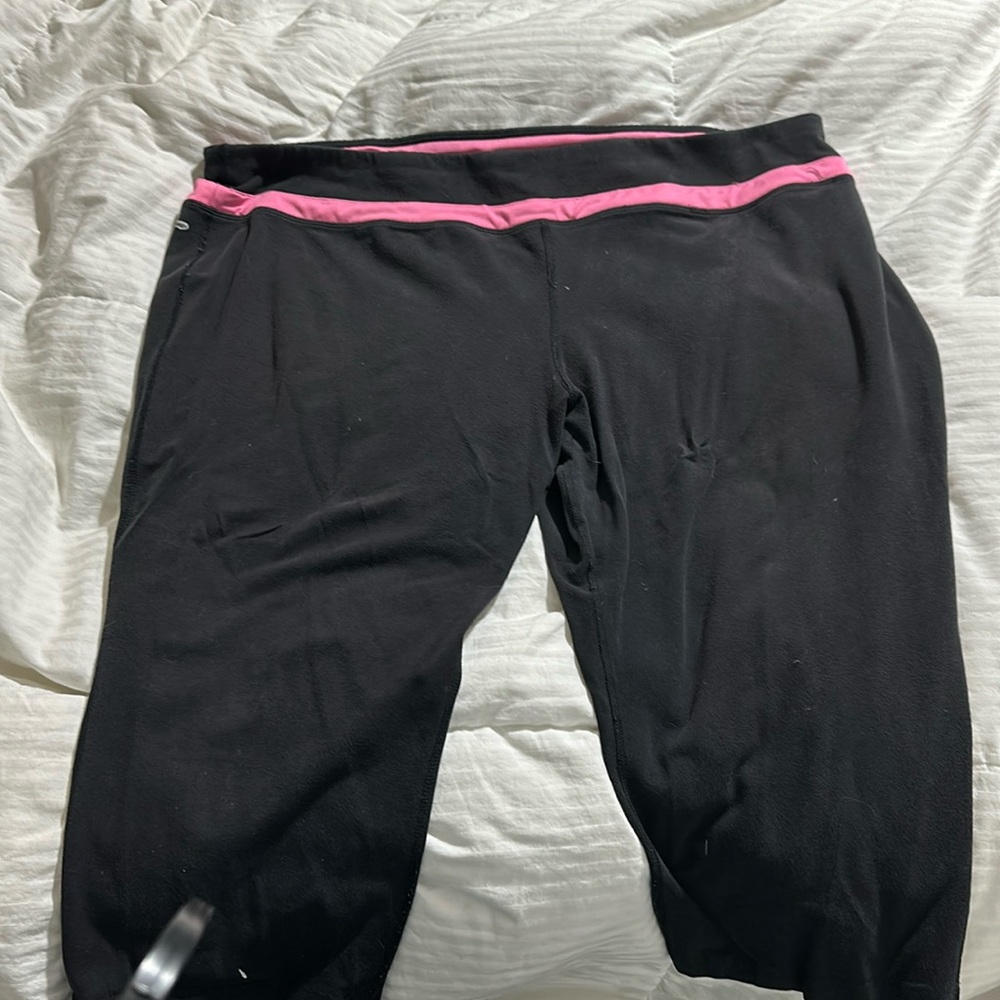 Capri with pink stripe